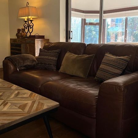 Stunning Beverley Bungalow W Fireplace, Private Parking, And Garden Экстерьер фото