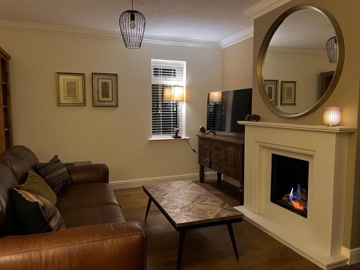 Stunning Beverley Bungalow W Fireplace, Private Parking, And Garden Экстерьер фото
