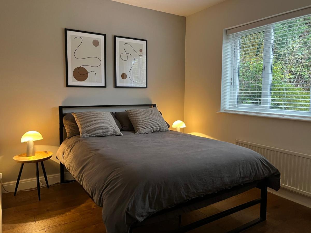 Stunning Beverley Bungalow W Fireplace, Private Parking, And Garden Экстерьер фото