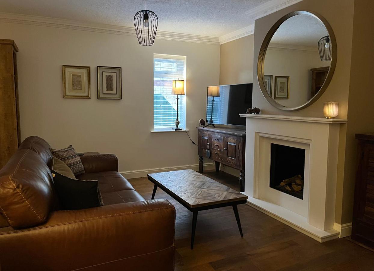 Stunning Beverley Bungalow W Fireplace, Private Parking, And Garden Экстерьер фото